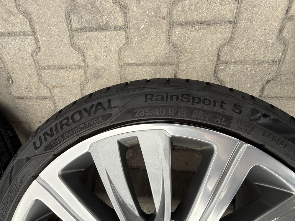Koła alufelgi 235/40 19” stan bardzo dobry Peugeot 508
