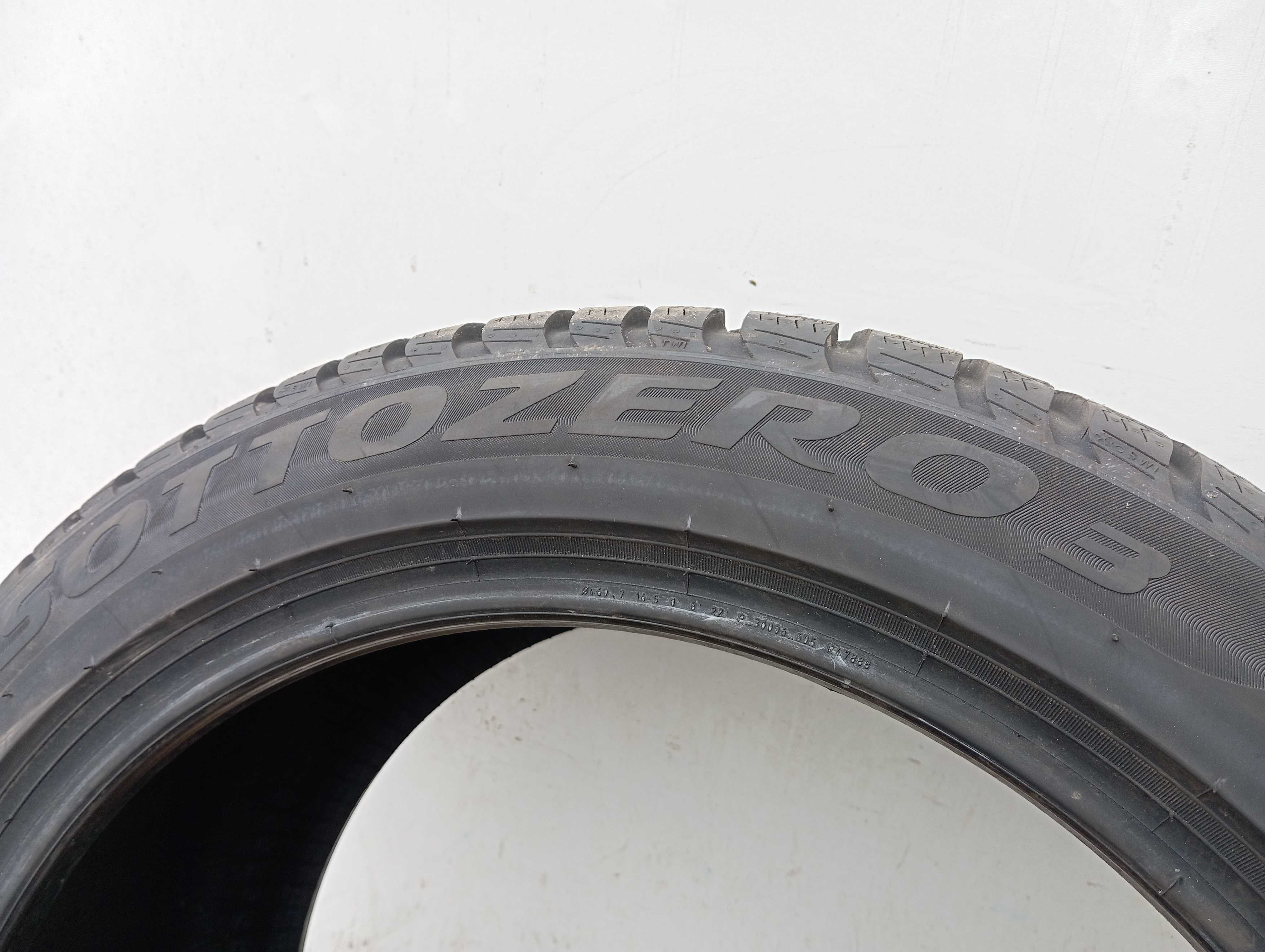 1x 235/45 R18 98V Pirelli Winter SottoZero 3 2019r 7,5mm