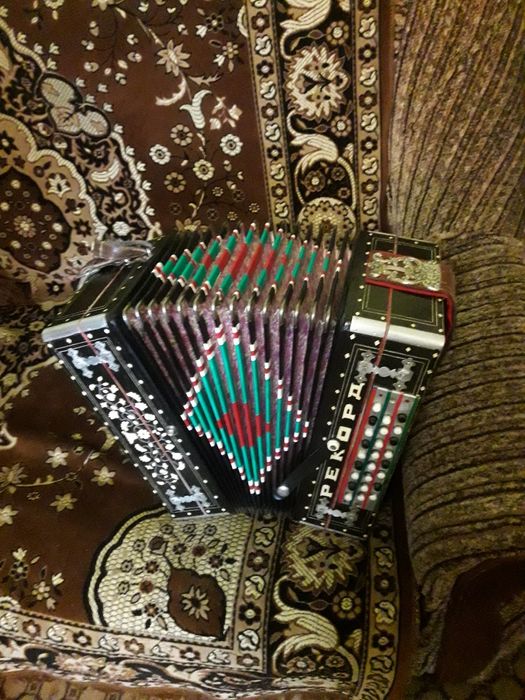 Продам заказную мастерскую гармонь