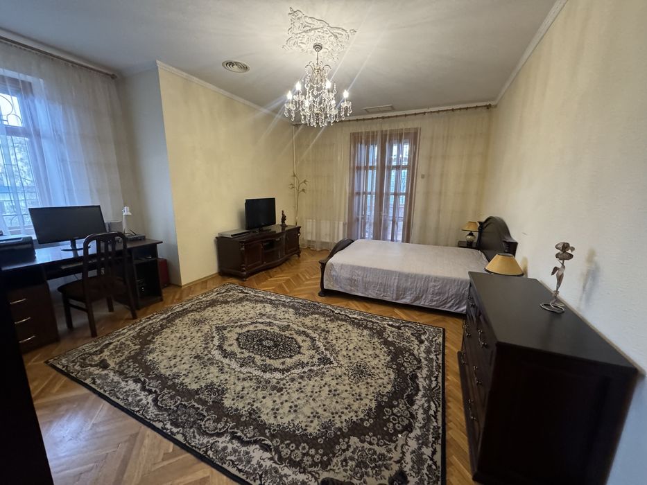 Продаж  3кк з окремим входом та власним гаражем по вул. Привільній