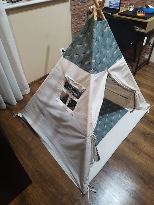 Namiot tipi w łosie