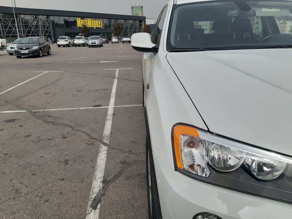 BMW X3 Подам автомобіль.  Авто не битий не фарбований на 100%.