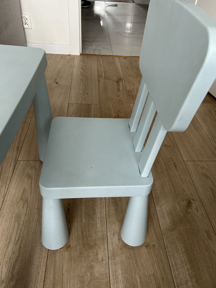 Mammut ikea stolik i krzesla