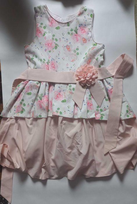 Святкова сукня для дівчинки