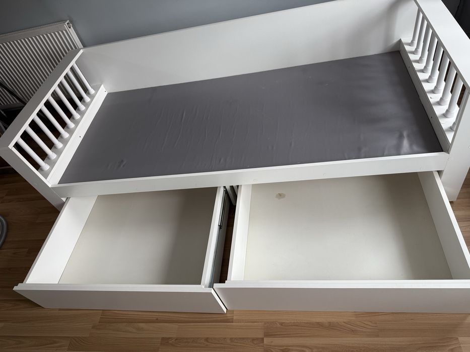 Łóżko jednoosobowe z szufladami