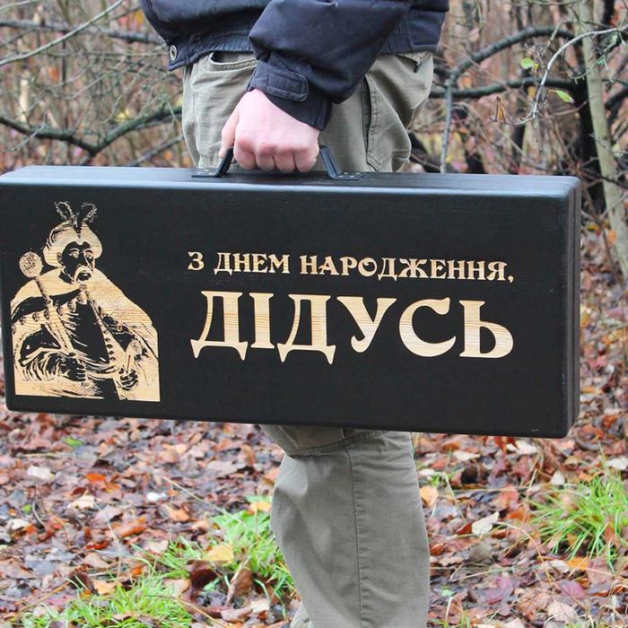 Для грилю мангального відпочинку в кейсі шампури з нержавійки і посуд