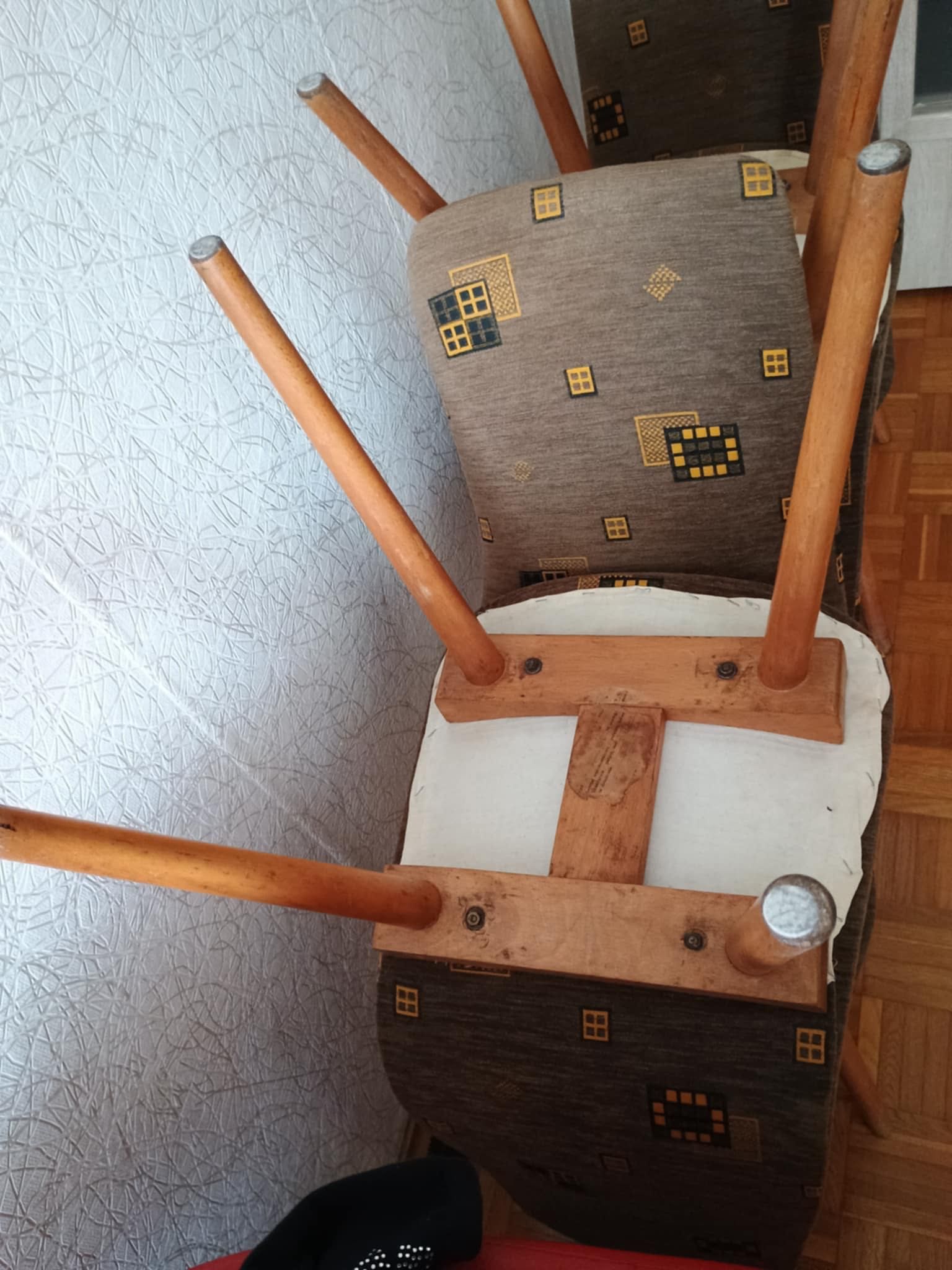4 Krzesła tapicerowane