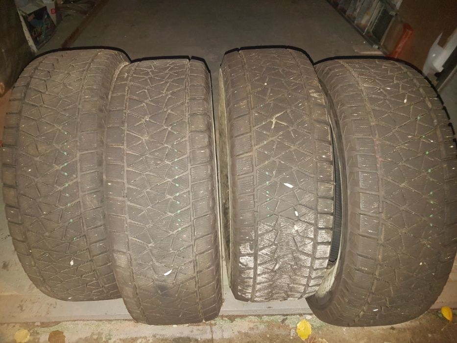 265/65 R17 Bridgestone Blizzak DM-V2 112R резина, идеальное состояние