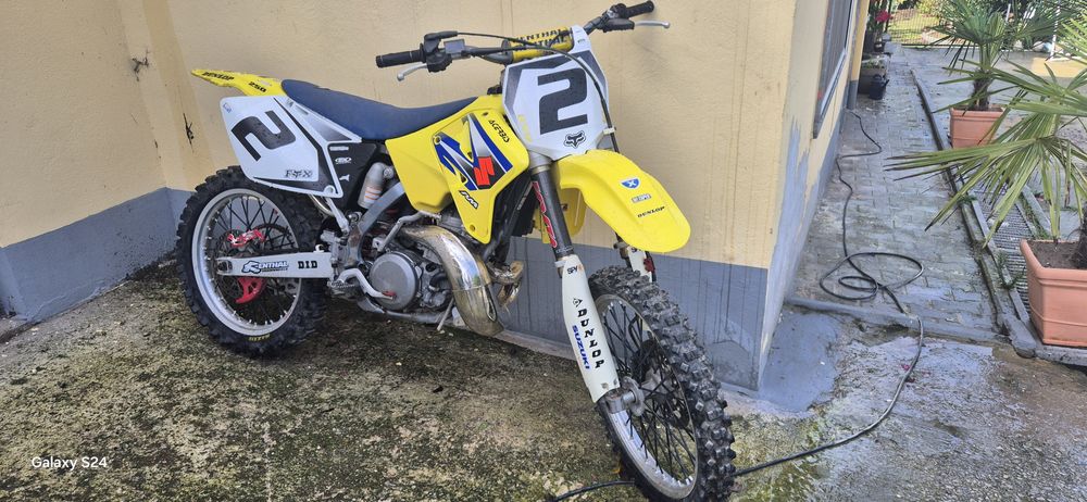 Suzuki RM 250, 2 tempos, ano 2008