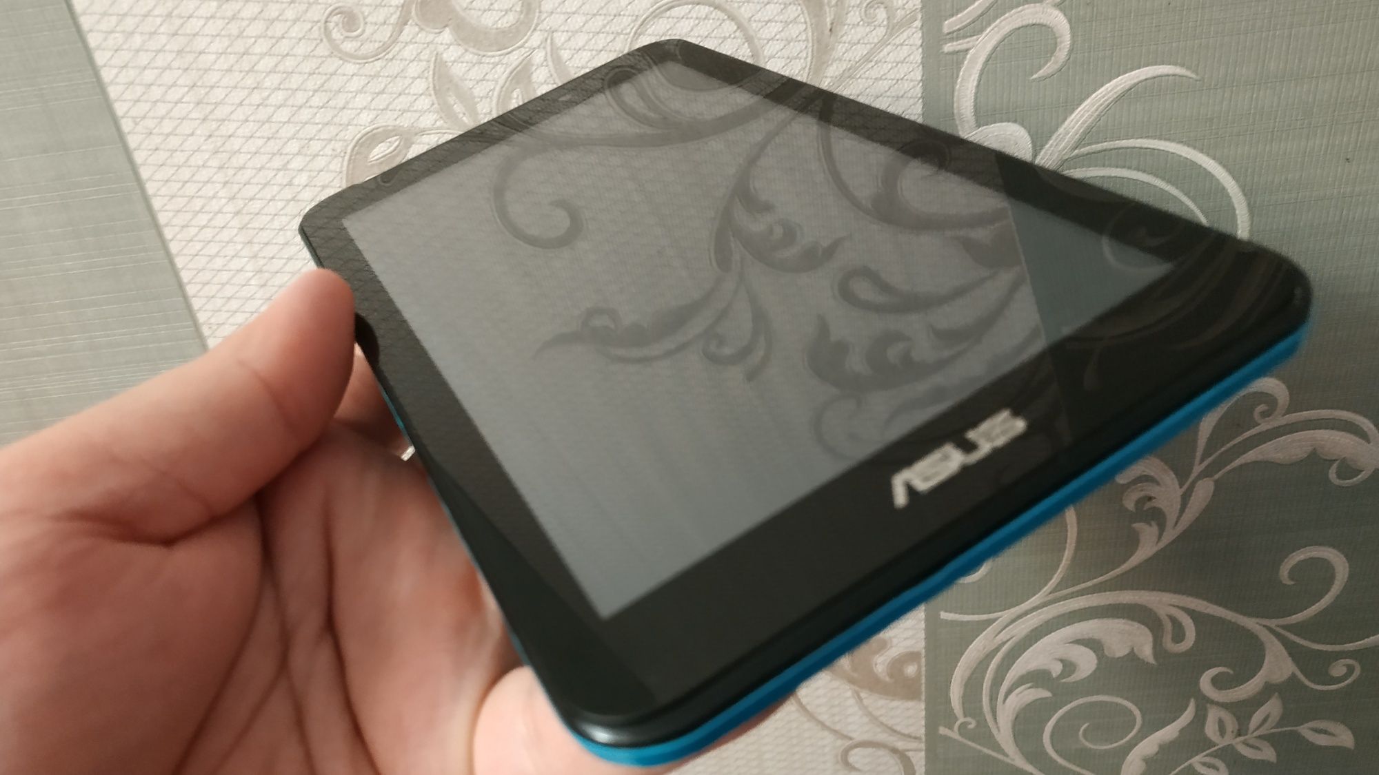 Asus Fonepad 7 (k012) dual-sim