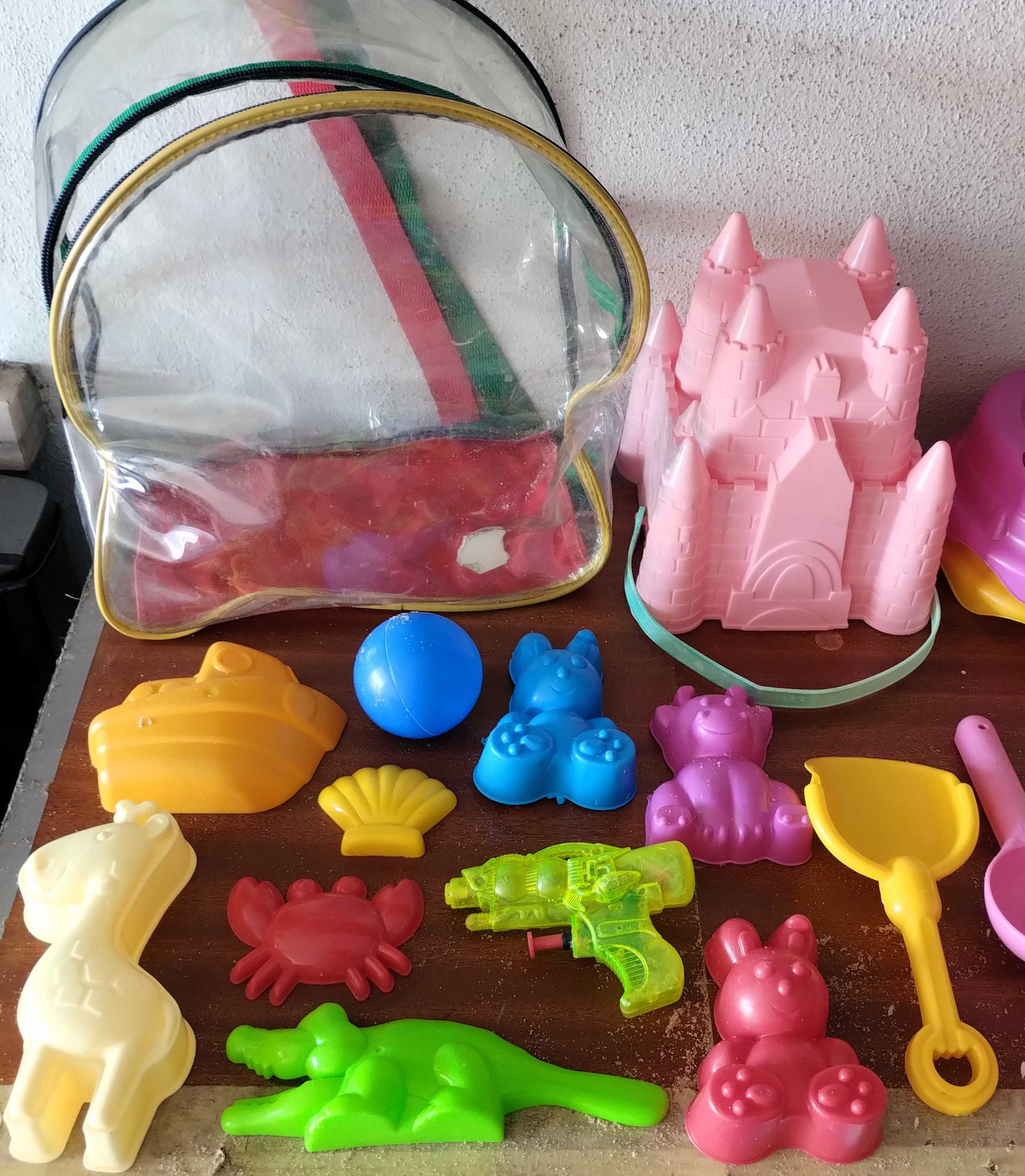 Lote 34 Brinquedos Praia Campo Piscina ETC Mochila Criança