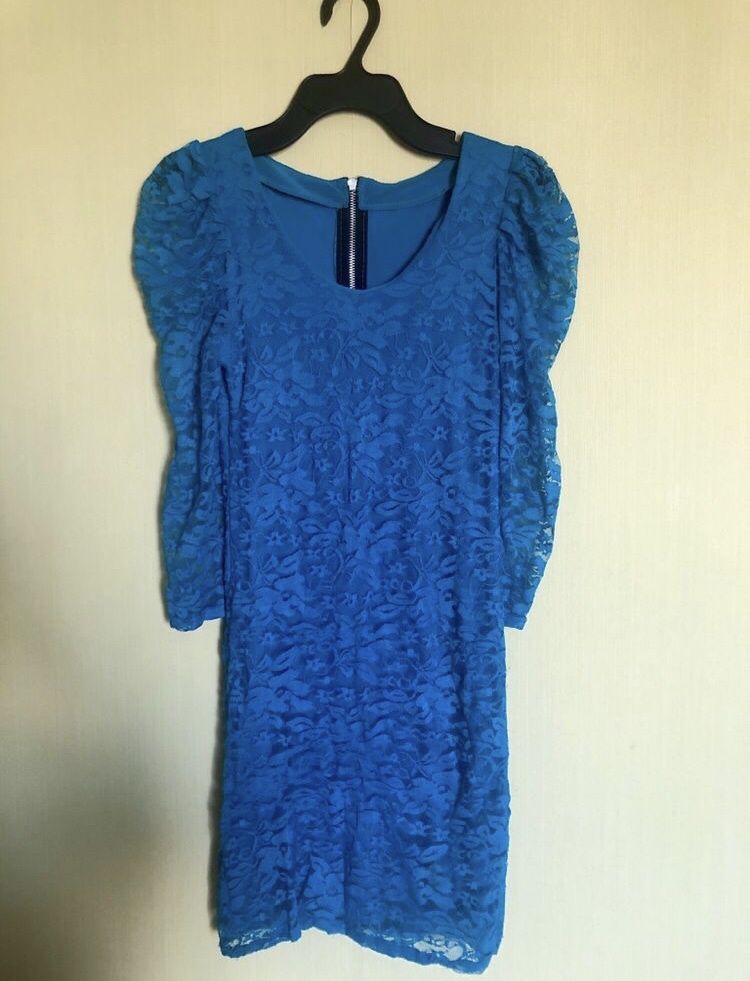 Платье синее гипюровое
