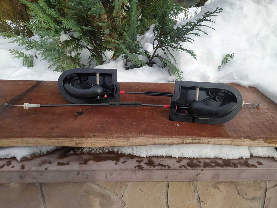 Тросік відкривання передніх бокових дверей Mondeo Мондео 2 чорна ручка