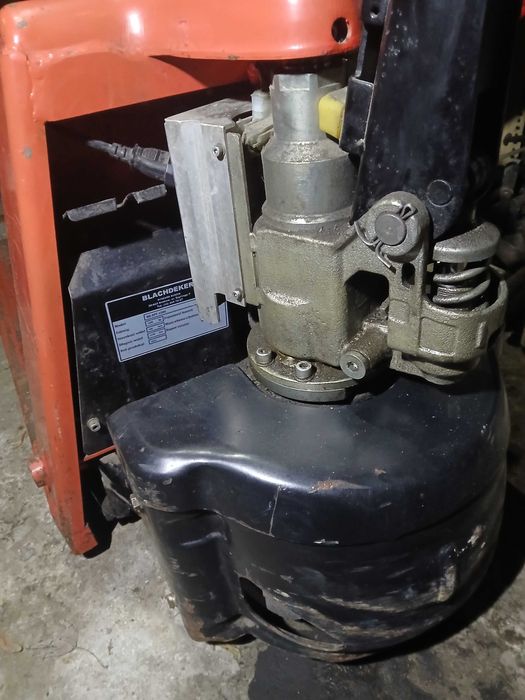 Paleciak elektryczny Blachdeker