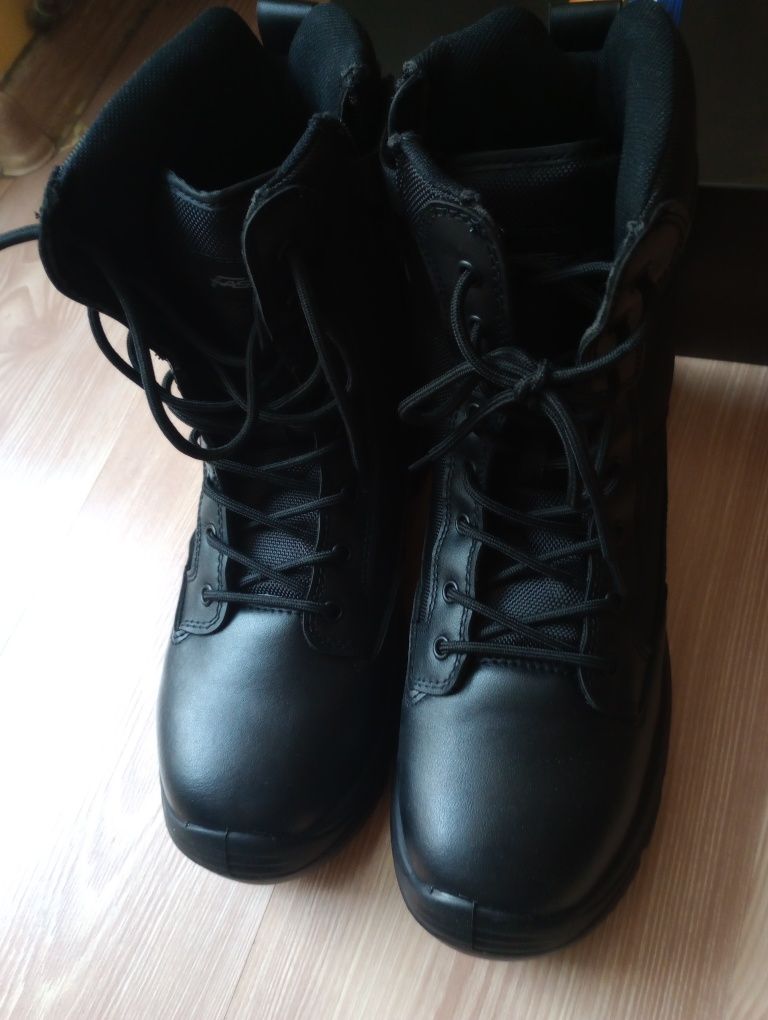 Nowe buty motocyklowe