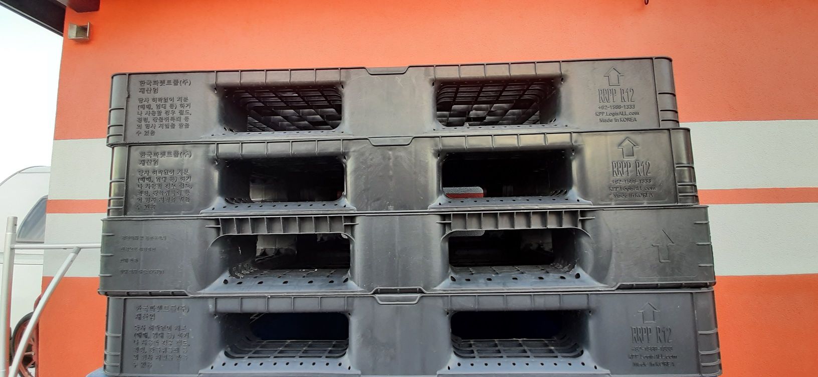 Palety pod mauzer 1000l.