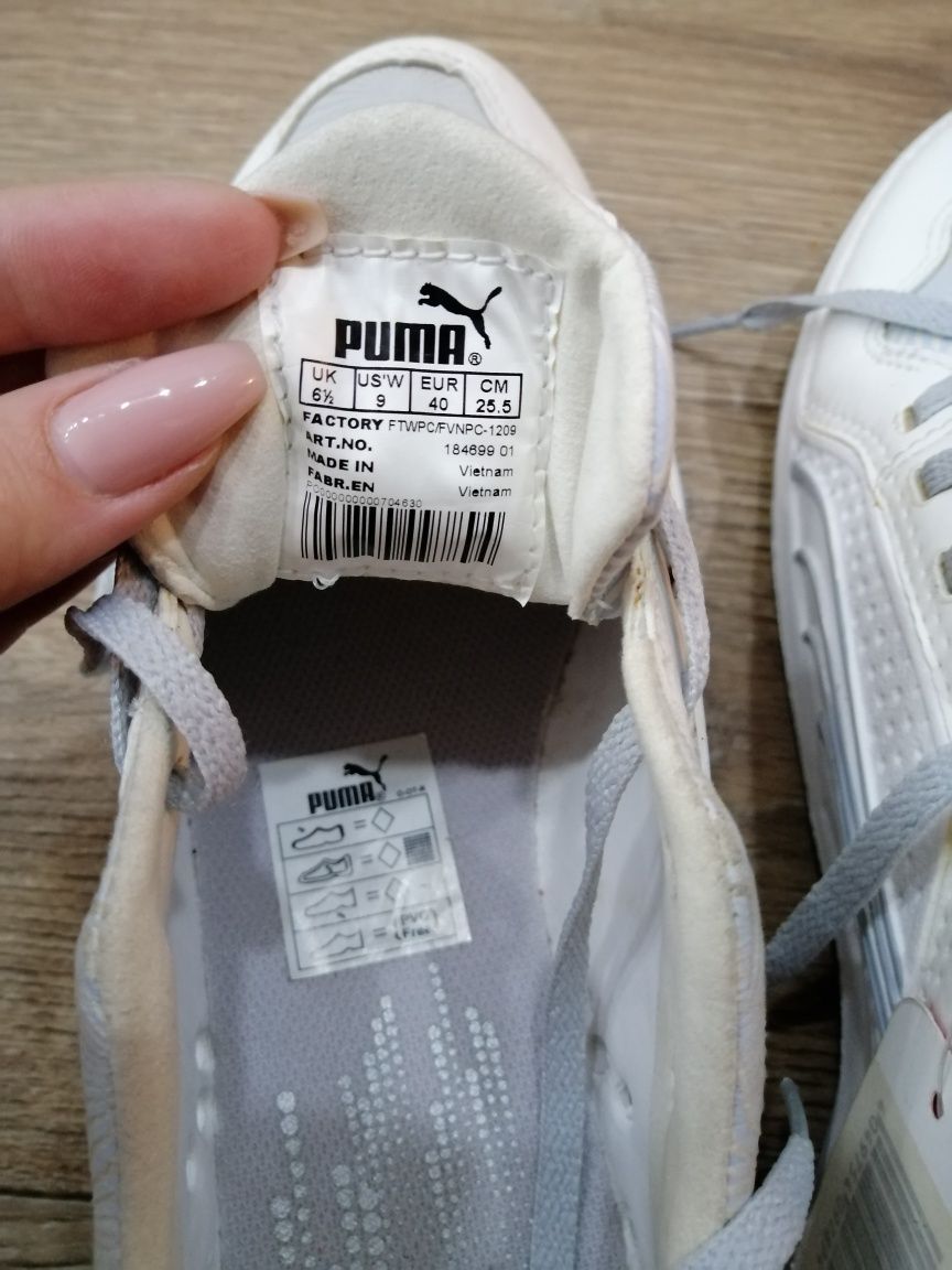 Фирменные кроссовки Puma