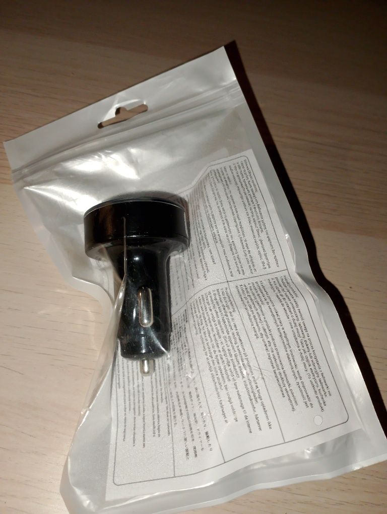 Ładowarka samochodowa