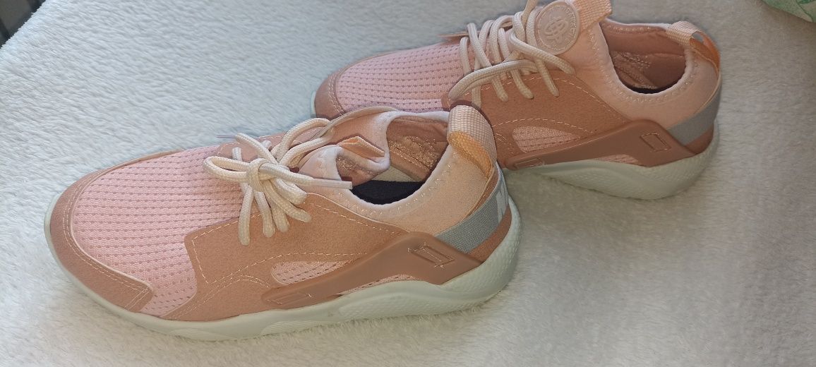 Buty sportowe damskie dziewczęce rozmiar 21 Nike Air aHuarache