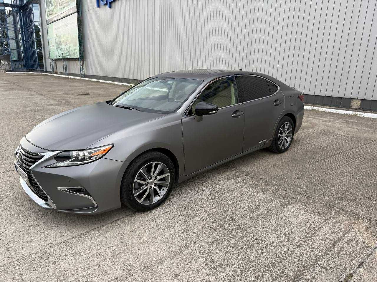 Lexus ES 300H 2016  (23.700$)