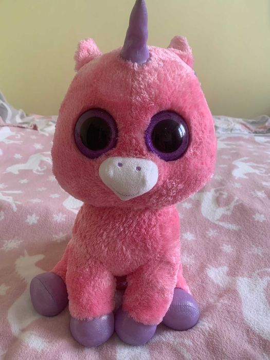 pluszowego jednorożec