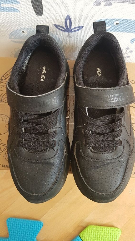 Skechers кросівки чоботи р. 31