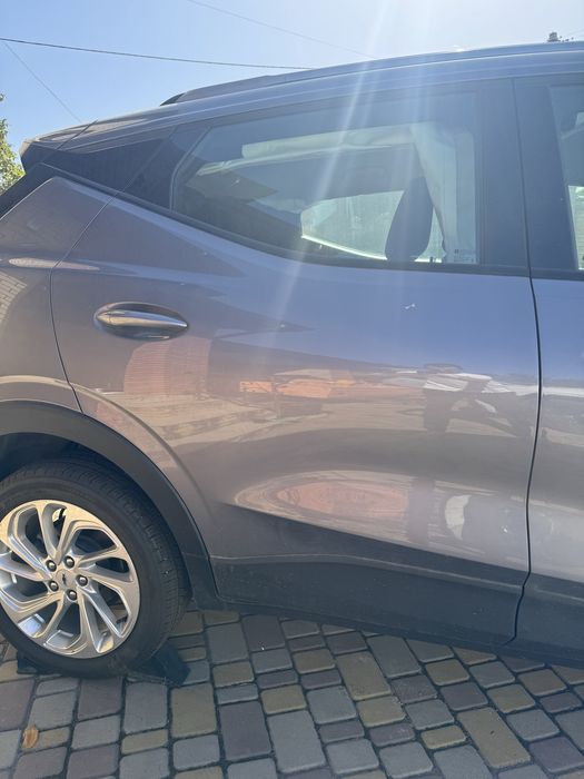 Двері передні/задні Chevrolet Bolt EUV/EV