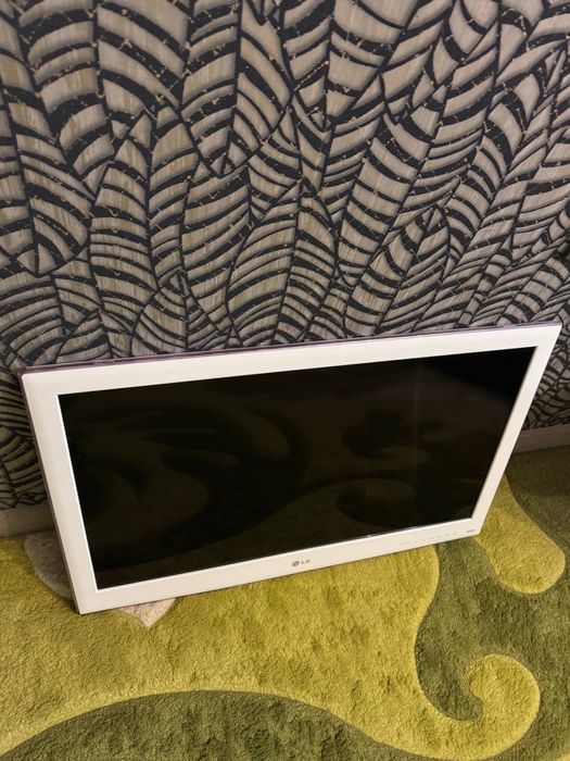 Телевизор  LG на запчасти