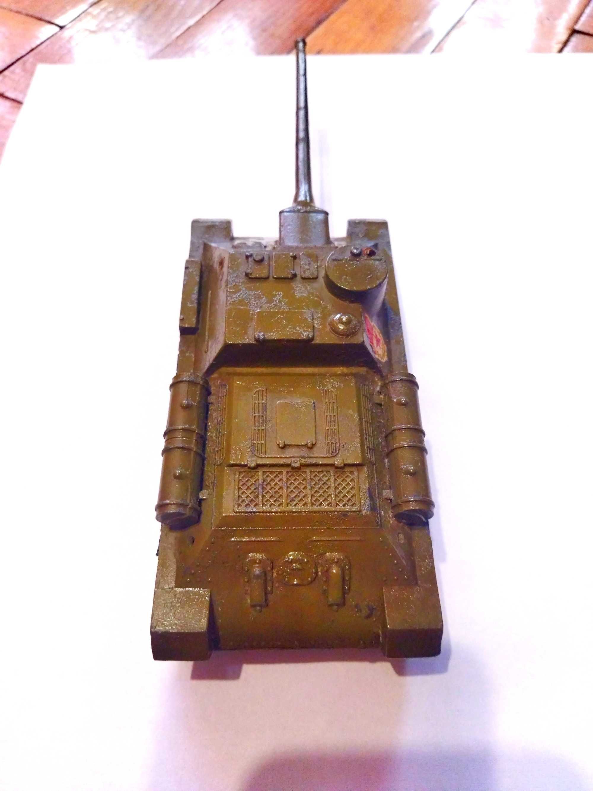 Модель СССР танк Т-34 в металле масштаб 1:43. Редкость.