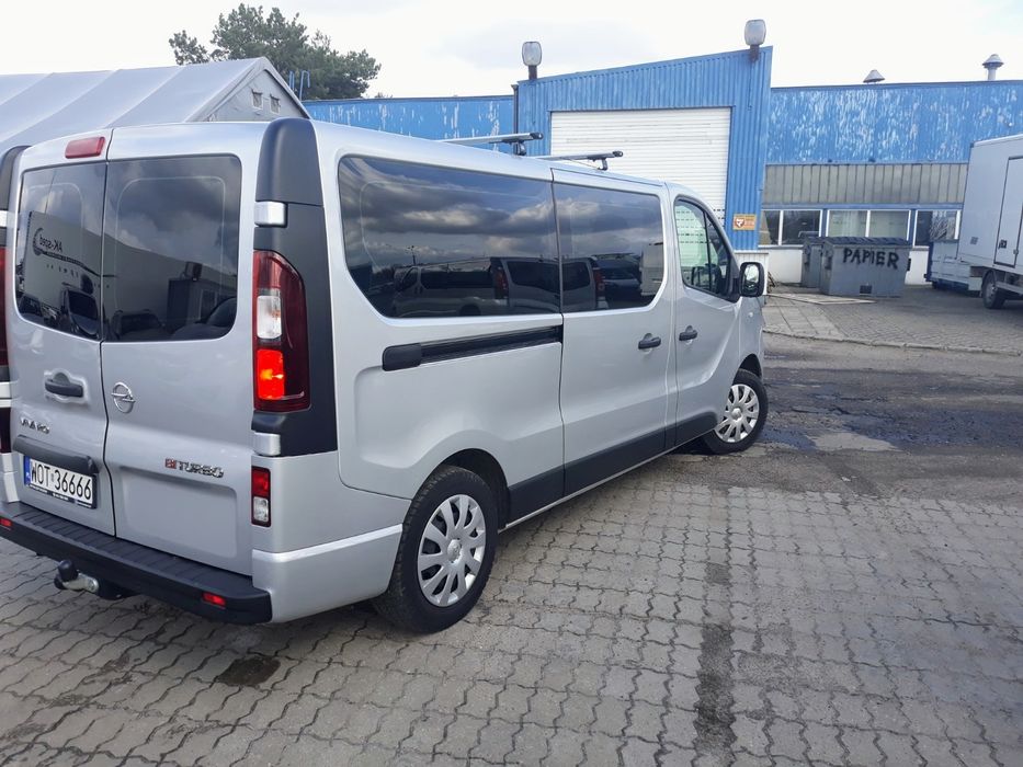 Wynajem busa wypożyczalnia busów rent a Car przewóz osób transfery