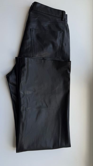 Брюки з екокожи  zara wide leg. Розмір М.