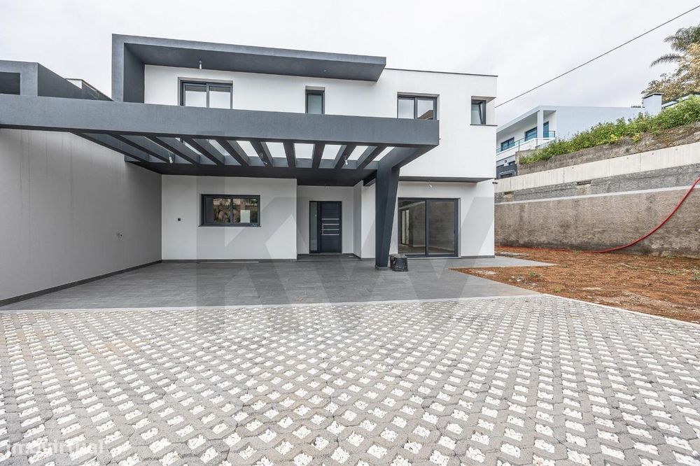 Moradia Moderna T3 em construção | Fração B | São Roque, Funchal | Ilh