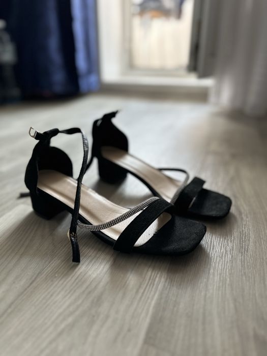 Босоніжки 38 розмір