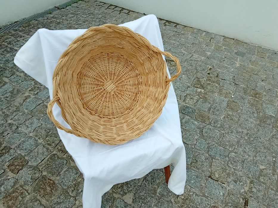 Cestas em palha redondas