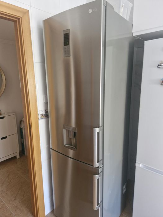 Frigorífico combinado LG seminovo