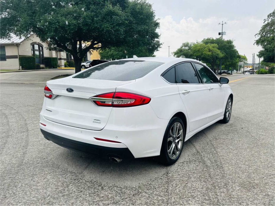 Ford Fusion      2020