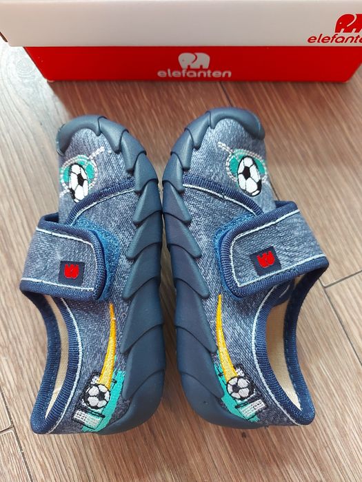 Kapcie 23 Elefanten 15cm do żłobka NOWE