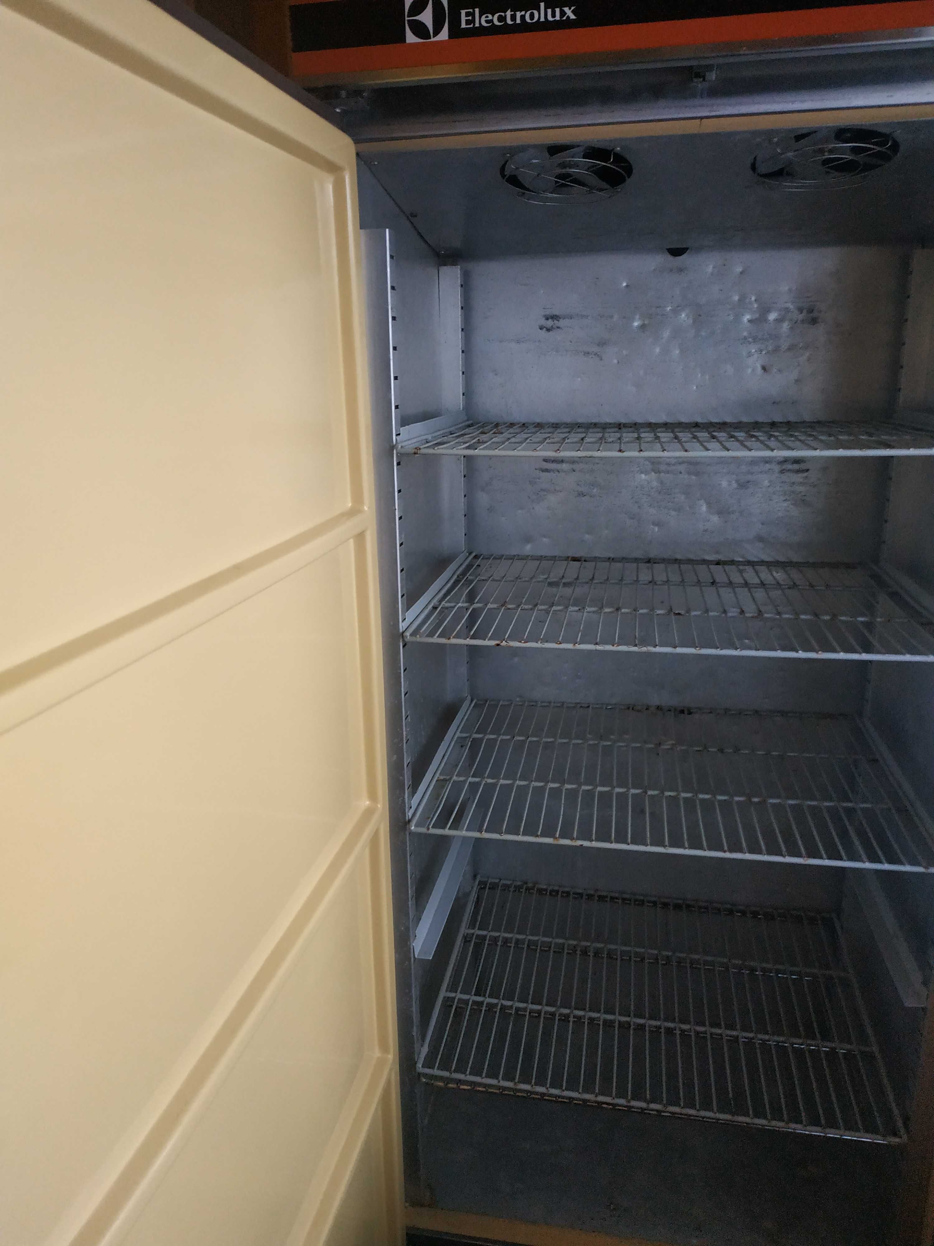 Szafa chłodnicza Electrolux stal nierdz 630L wentylatory 100 % sprawna
