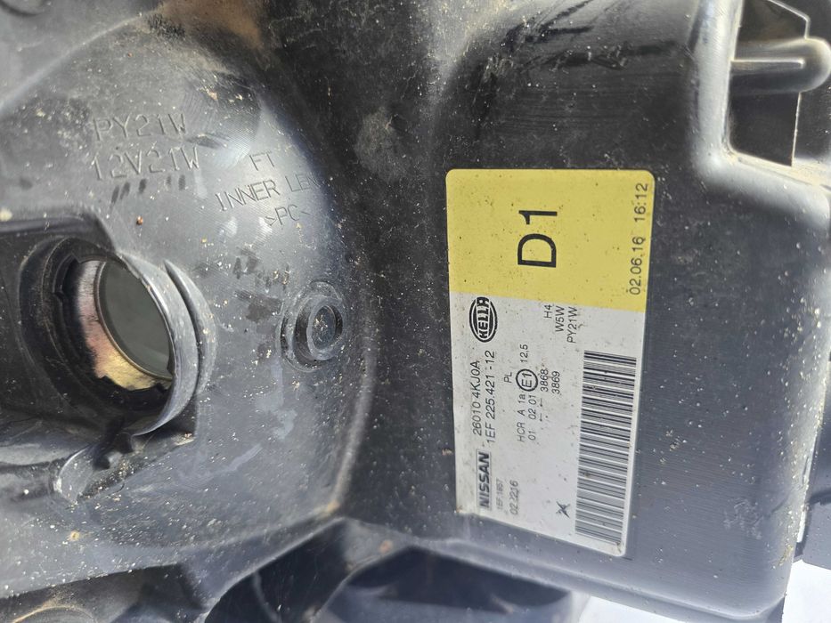 lampa przód Nissan Navara IV D23
