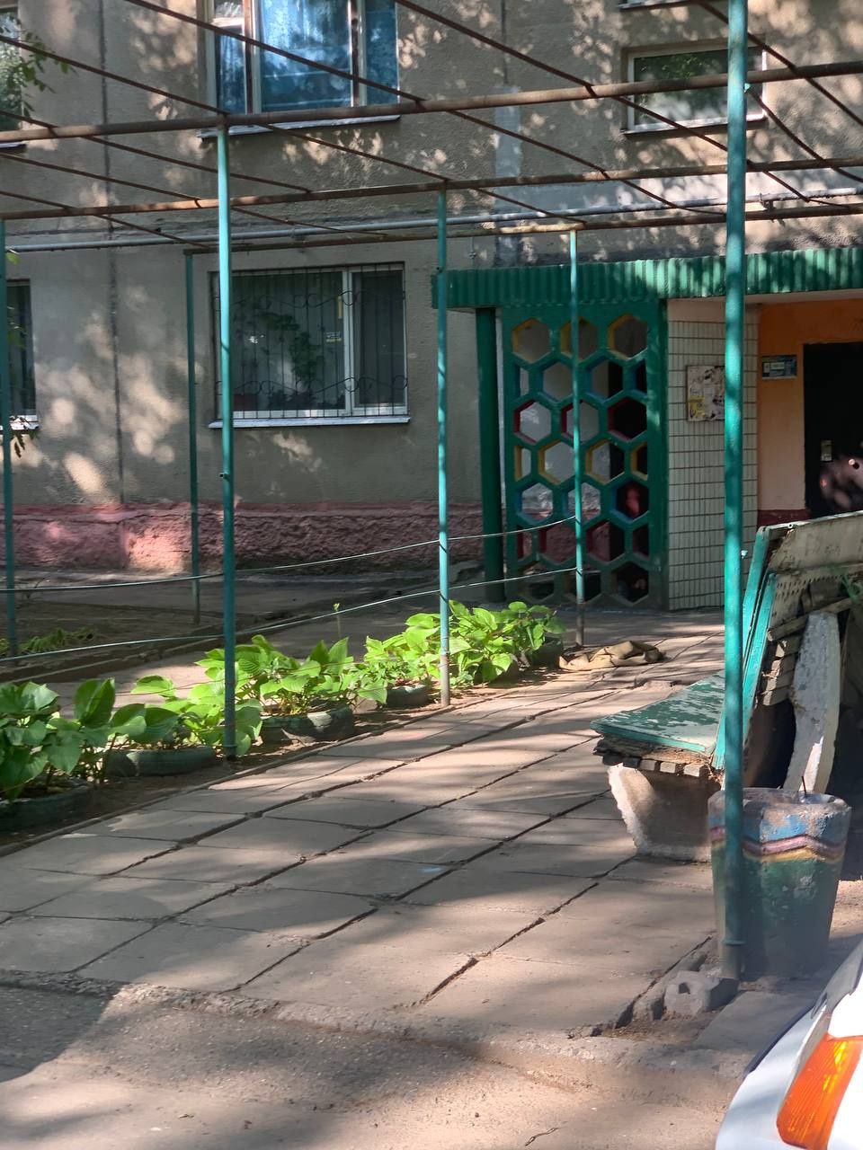 Продам 3 к.кв. 6/9 эт.Хортицкий р-н.Ул.Запорожского Казачества.ОСББ!