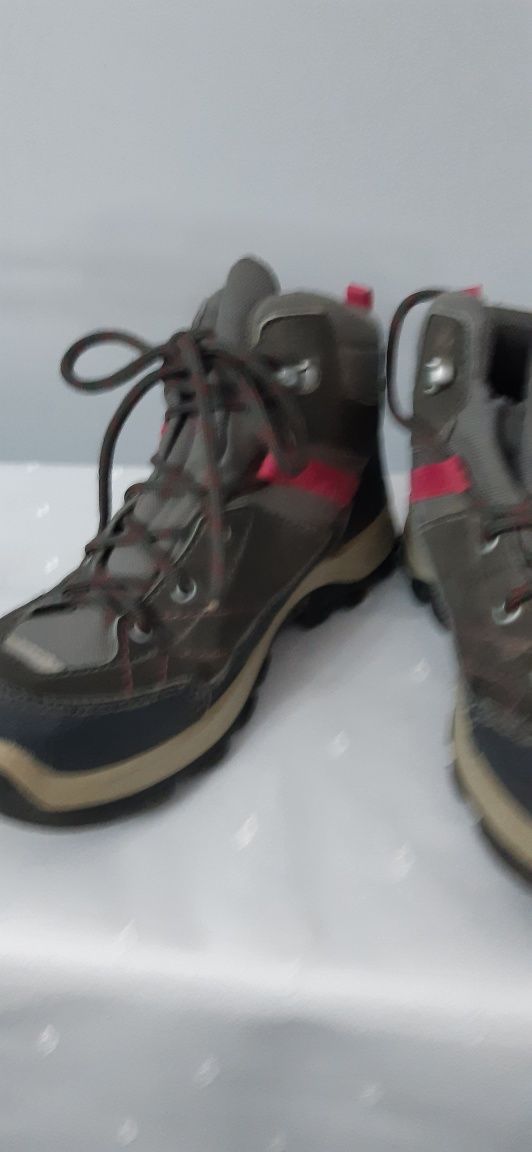 Buty górskie, trekkingowe quechua rozmiar  34