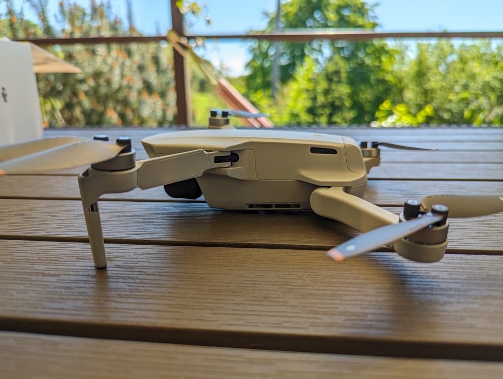 DJI Mini 2 dron bez kontrolera, 2 baterie, Elbląg