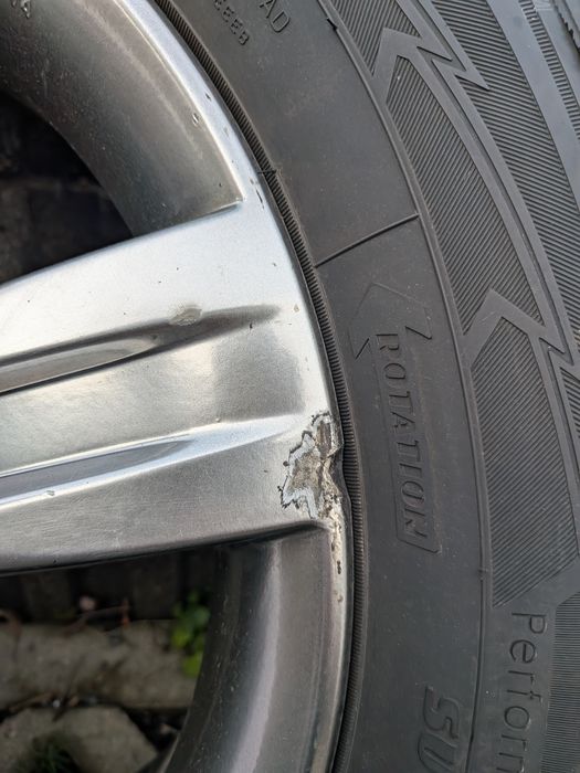 Felgi aluminiowe Renault 17 cali z oponam wielosezonowych GoodYear