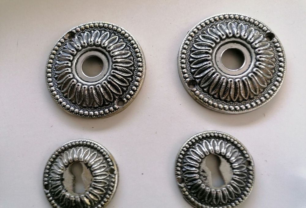 Puxador de porta trabalhado completo