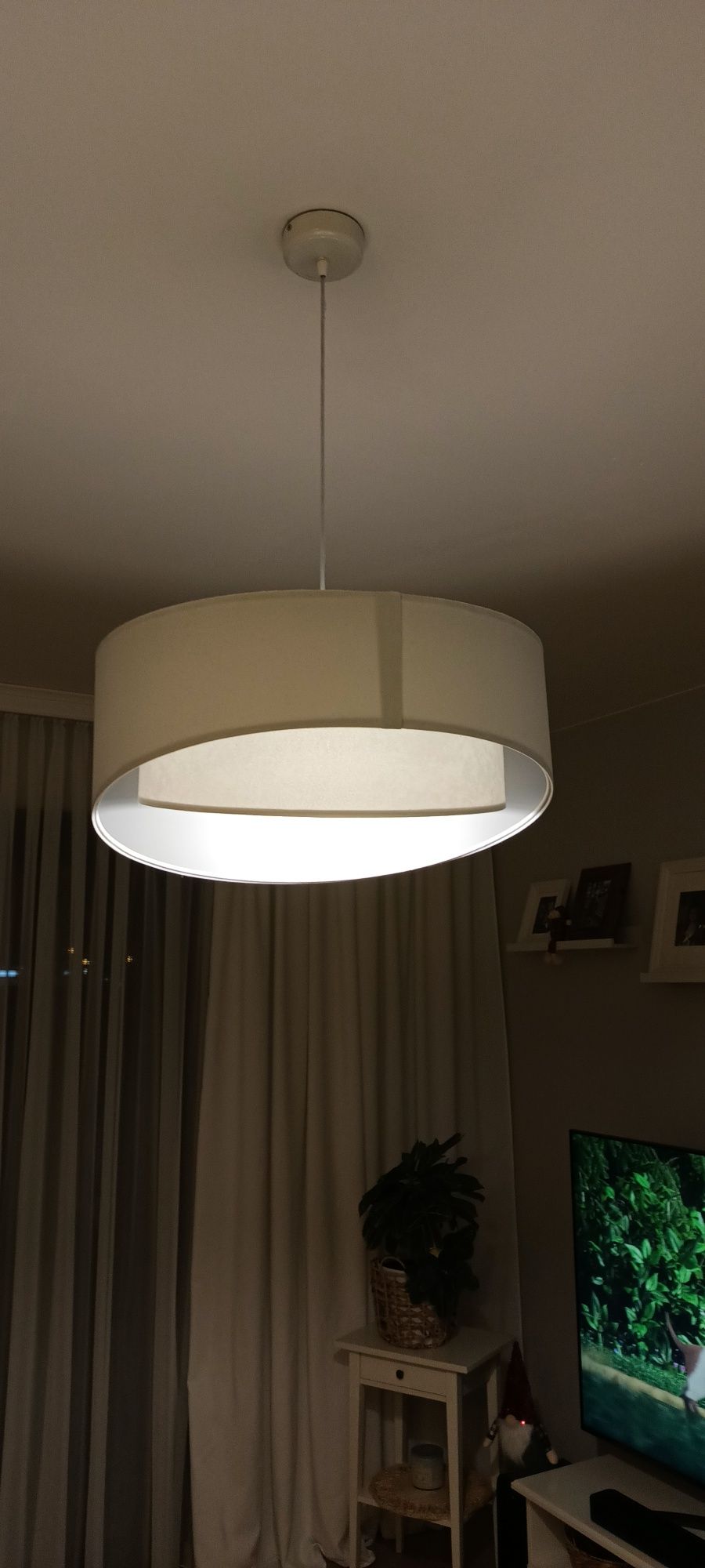 Lampa do salonu stylowa