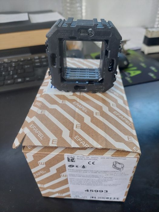 Aro de fixação Q45 p/ Aparelhagem de embutir