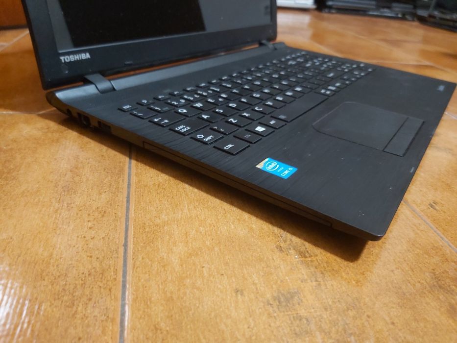 Portátil Toshiba C55-c- Intel i5
