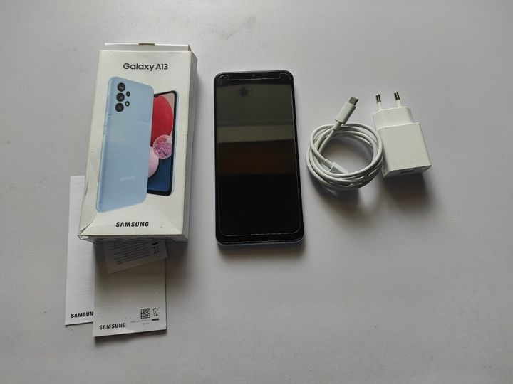 Samsung A13 stan dobry, bez większych sladów, wersja 4GB  ram,64gb rom