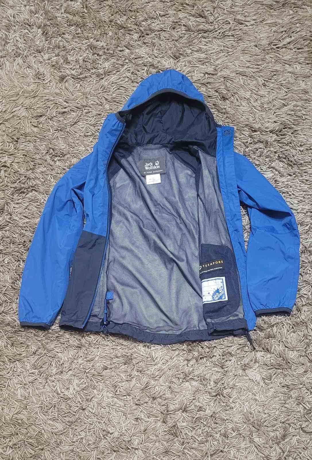 куртка дитяча  Jack Wolfskin 140. ідеальний стан.