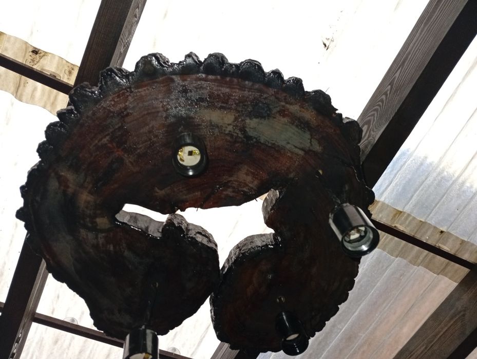 Продам люстру з дерева